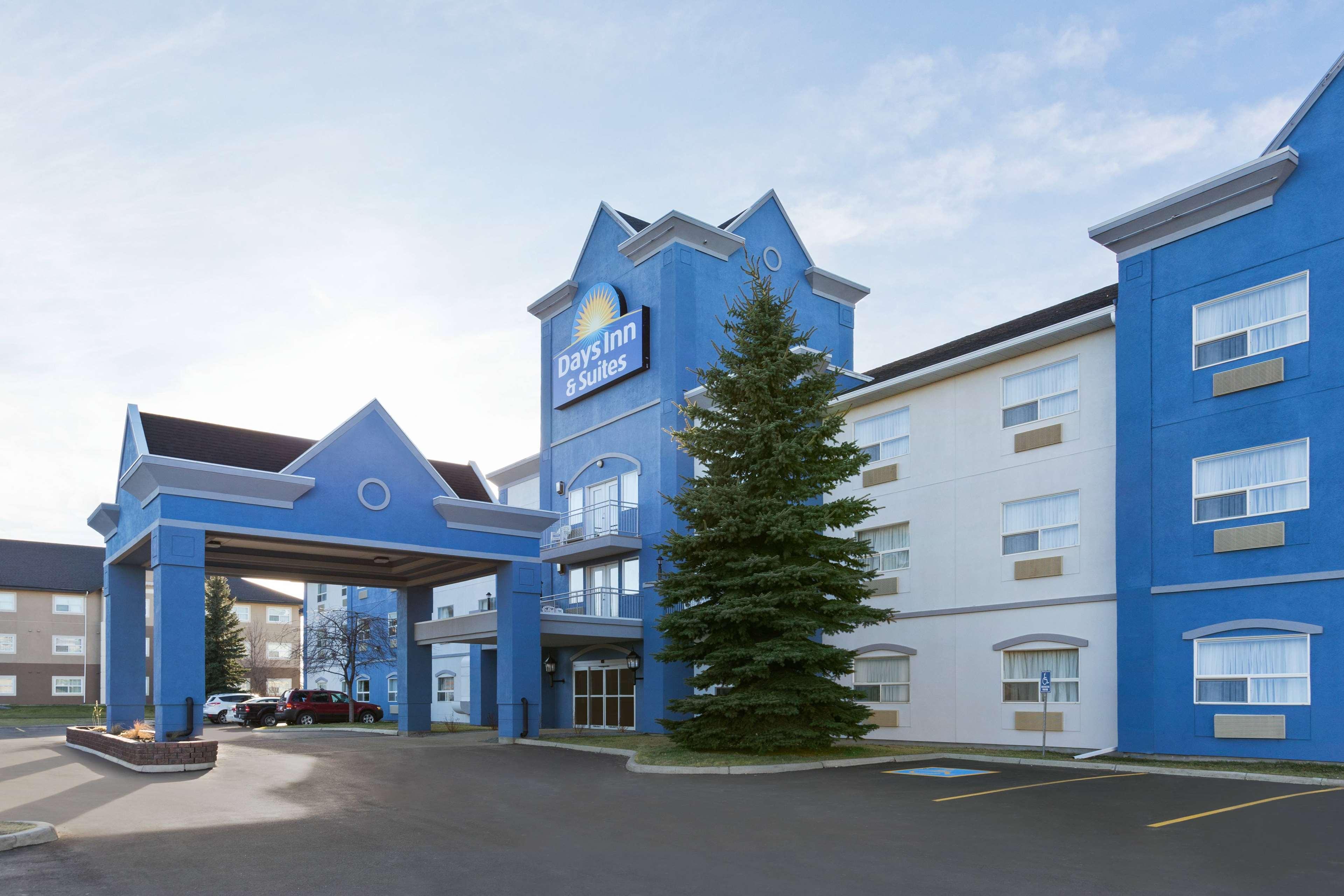 Days Inn & Suites By Wyndham Brooks Kültér fotó